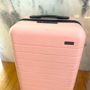 Limited Edition: Blush Away Carry On